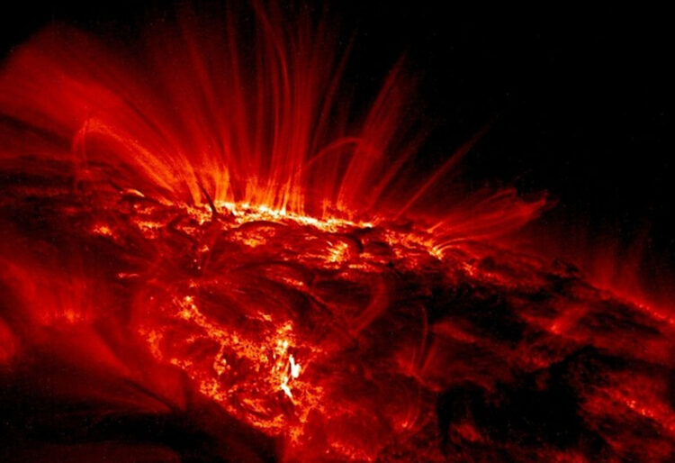 Tempesta solare in arrivo e brillamento solare freddo: rischio blackout sulla Terra