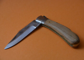 Ragusa, in un centro commerciale armato di coltello: denunciato gambiano