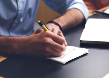 Concorso per lavorare all'Istituto Case Popolari a tempo indeterminato: serve diploma