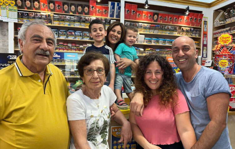 Comiso 'U tabacchinu ri ronna Librata' una storia sospesa tra Vigata e Macondo