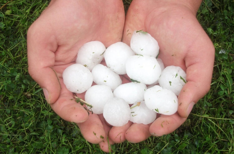 Meteo Italia: dal grande caldo alla grandine grossa: ecco dove e quando