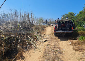 A fuoco un canneto a Ispica