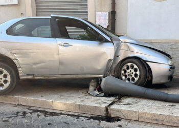 Incidente mortale ad Acate: muore a bordo di un'Alfa 156