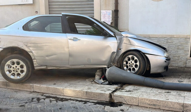 Incidente mortale ad Acate: muore a bordo di un'Alfa 156