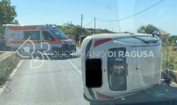 Incidente sulla Modica-Ispica, auto si ribalta su un lato: ferita una donna