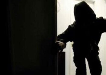 Tentato furto in villa a Modica, ladro si lancia dalla finestra per scappare: arrestato