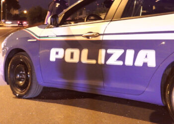 Bimba di 5 anni vaga di notte in strada: trovato da 2 donne