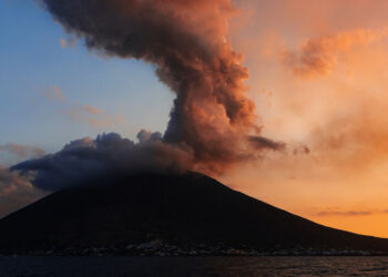 Stromboli, Ingv: situazione non si risolve a breve