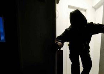 Entra di notte in casa per violentarla: tunisino arrestato a Pedalino