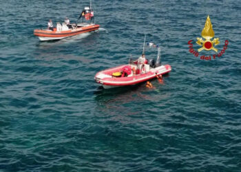 Maltempo in Sicilia, tromba d'aria affonda barca a vela: un morto e 6 dispersi