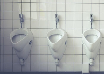 Nuovi bagni pubblici con apertura automatizzata a Ragusa