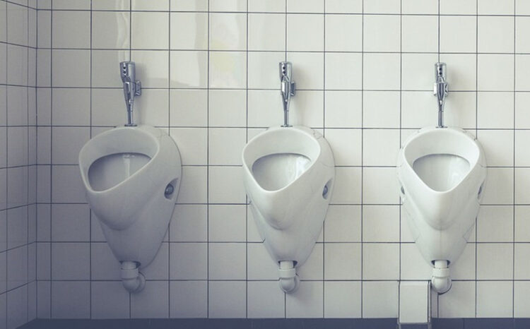 Nuovi bagni pubblici con apertura automatizzata a Ragusa