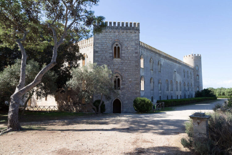 E se il Castello di Donnafugata fosse aperto anche di sera? Immaginate il fascino?