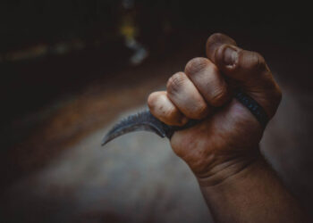 Comiso, accoltellati due tunisini vicino a un supermercato