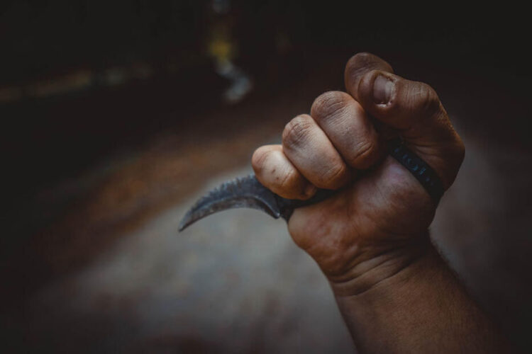 Comiso, accoltellati due tunisini vicino a un supermercato