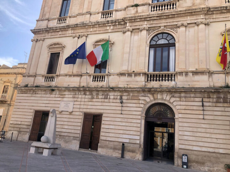 Comiso, dimissioni assessore Arezzo. Il commento di Europa Verde e di Coraggio Comiso