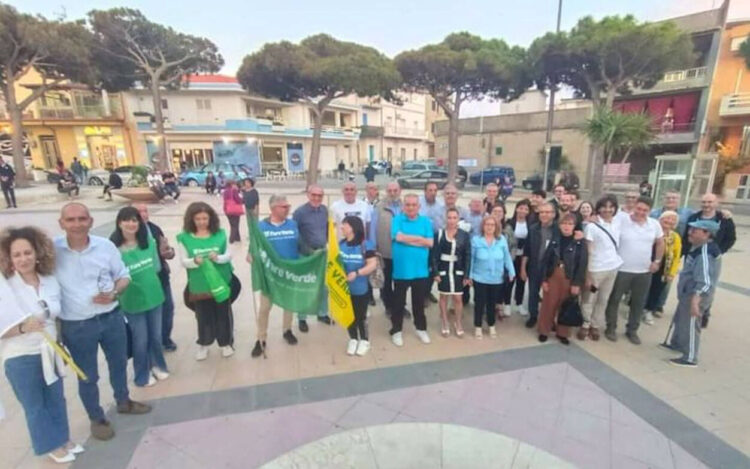 Restyling di piazza Cavour a Scoglitti: morte annunciata di tutti gli alberi