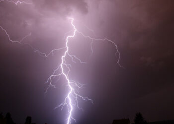 Maltempo Ragusa, temporale su Modica: anche oggi tempesta di fulmini e tuoni