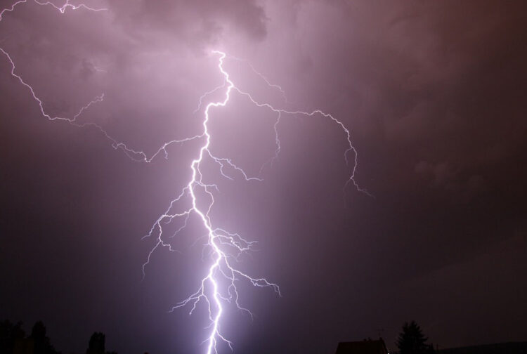 Maltempo Ragusa, temporale su Modica: anche oggi tempesta di fulmini e tuoni