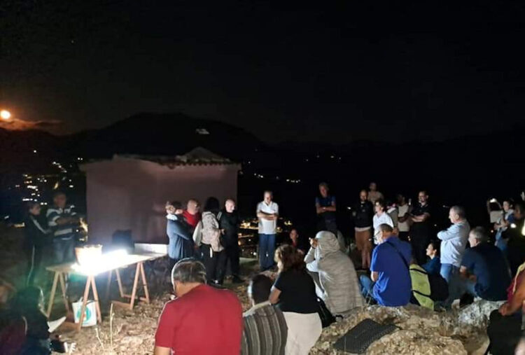 Luna piena su Hikkara, la città sepolta