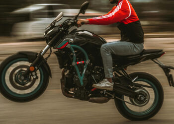Marina di Ragusa, il lungomare Bisani è diventato una pista di decollo