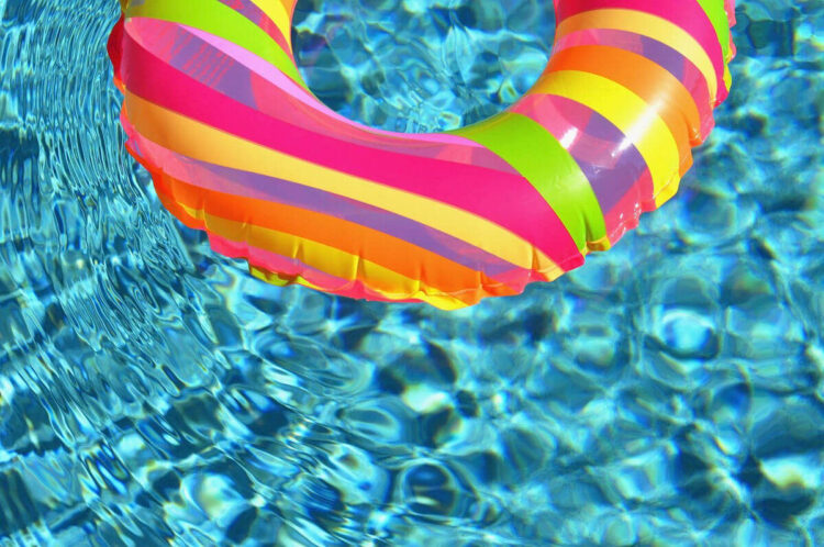Bimbo di 3 anni muore annegato in una piscina