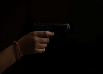 Ispica, punta una pistola giocattolo contro la compagna: denunciato dai carabinieri