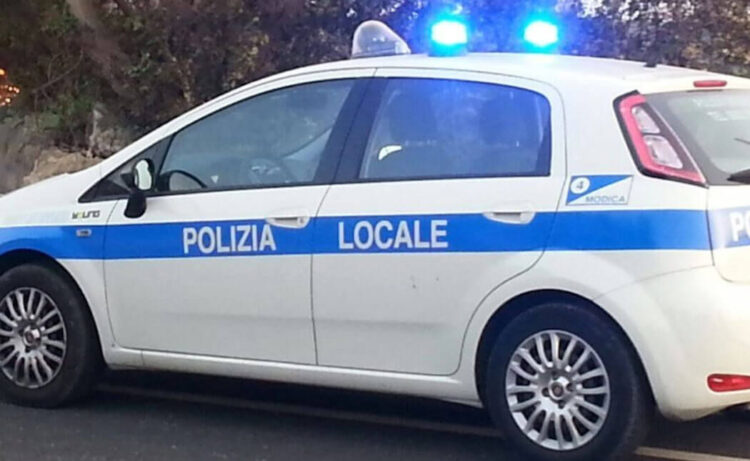 Modica, incidente in viale Medaglie d'oro: scooterista immigrato multato per circa 7 mila euro