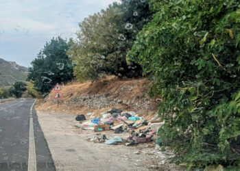La vecchia strada Ragusa-Modica ridotta a discarica