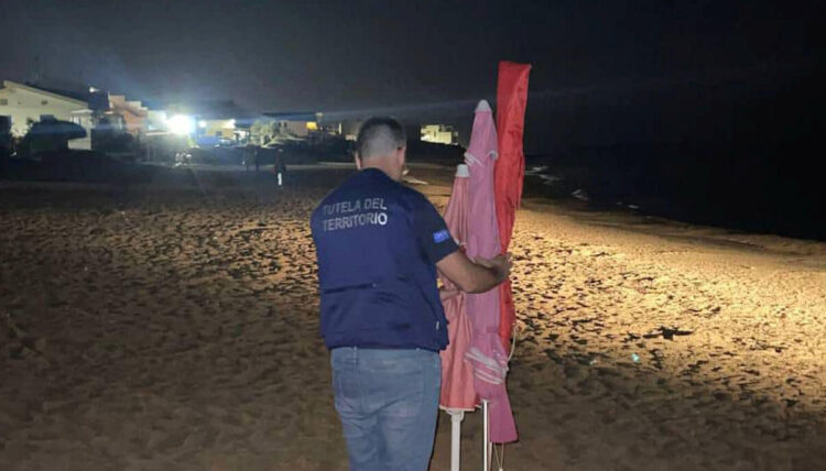 Santa Croce Camerina: sequestrati 52 ombrelloni