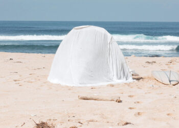 Ordinanza antibivacco su spiagge ragusane nella notte tra il 14 e il 15 agosto: sanzioni fino a 500 euro