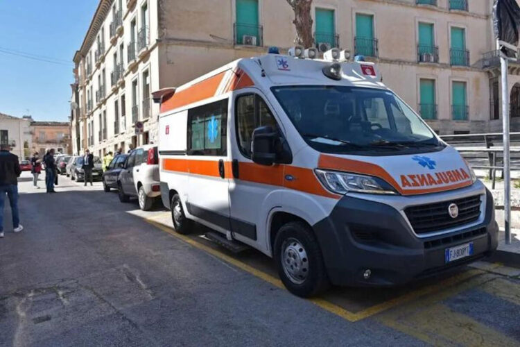 Ambulanza del 118 a Ragusa Ibla, Comibleo: ancora presenze discontinue