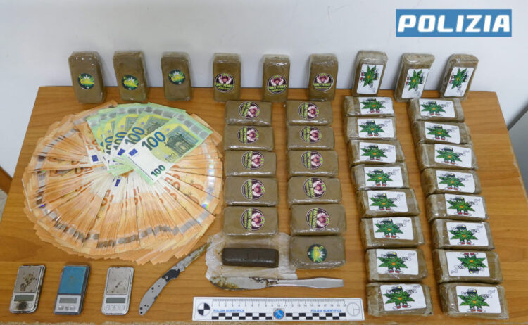 Minore arrestato a Vittoria con quasi 4 kg di droga