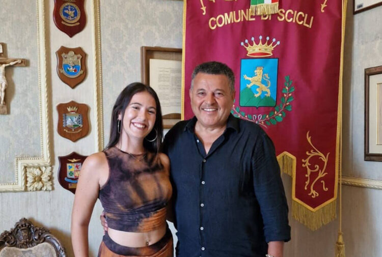 La sciclitana Martina Ingallinesi a Miss Volto Italy