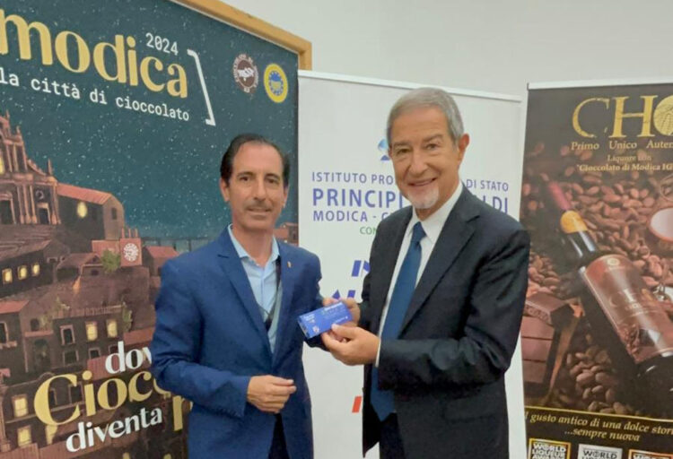 Expo Divinazione 24. Il Ministro Musumeci in visita degusta Pane e cioccolato.