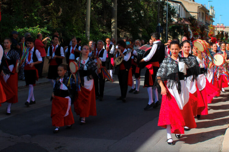 Sagra della vendemmia: folklore, sfilata carretti siciliani e cabaret con Uccio De Santis