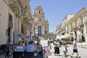 Ragusa, ragazza aggredita da un cane nel cuore di Ibla