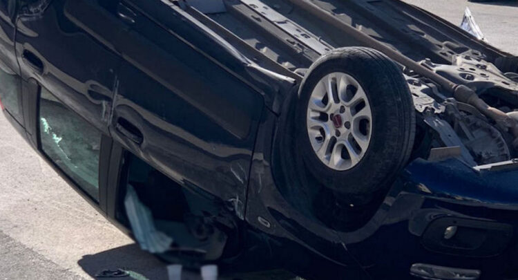 Incidente: auto si ribalta a Sampieri