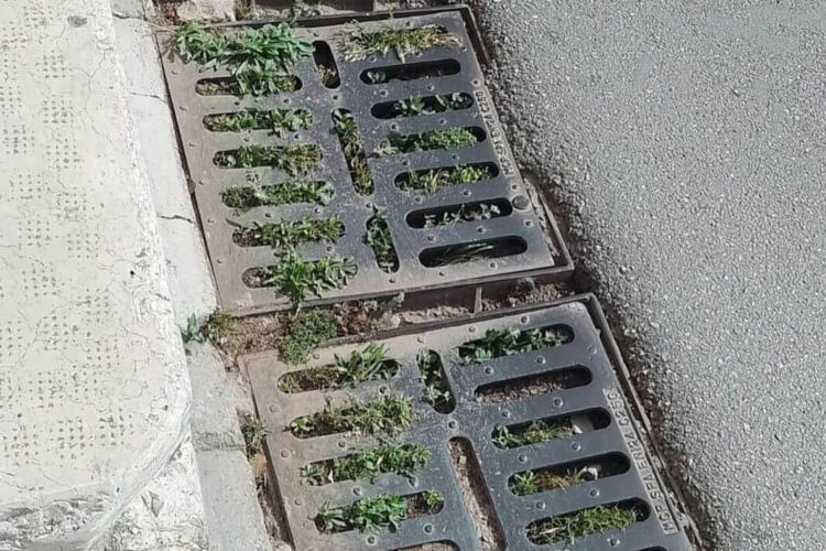 Vittoria, tombini e caditoie sporchi: se piove la città va in tilt