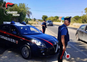 Ragusa, 24enne denunciato per danneggiamento e tentato furto