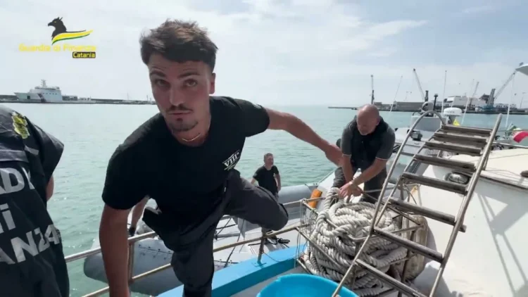 Guardia di Finanza Catania sequestro cocaina motopeschereccio mare