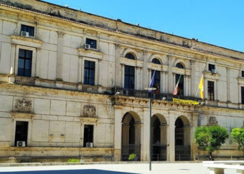Il Comune di Ragusa si veste di bianco per il cancro del polmone