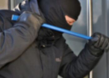 Furto in abitazione a Vittoria: arrestata giovane coppia (lui 24enne e lei 21enne)