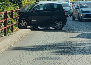 Incidente Modica, minicar si schianta contro guardrail