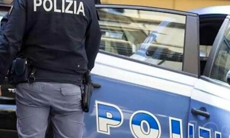 Ragusa, 20enne a bordo dello scooter investe poliziotto: arrestato