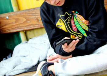 Dipendenza dallo schermo: 5 strategie efficaci per ridurre l'impatto su bambini