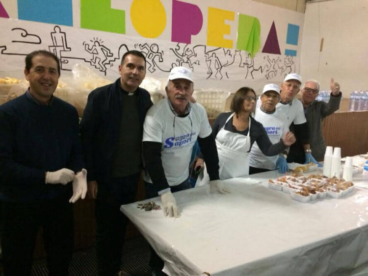 Ragusa: salsiccia e frittelle calde per San Martino