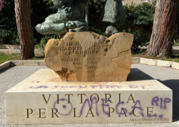 Atto di violenza al Monumento ai Caduti alla Villa Comunale di Vittoria