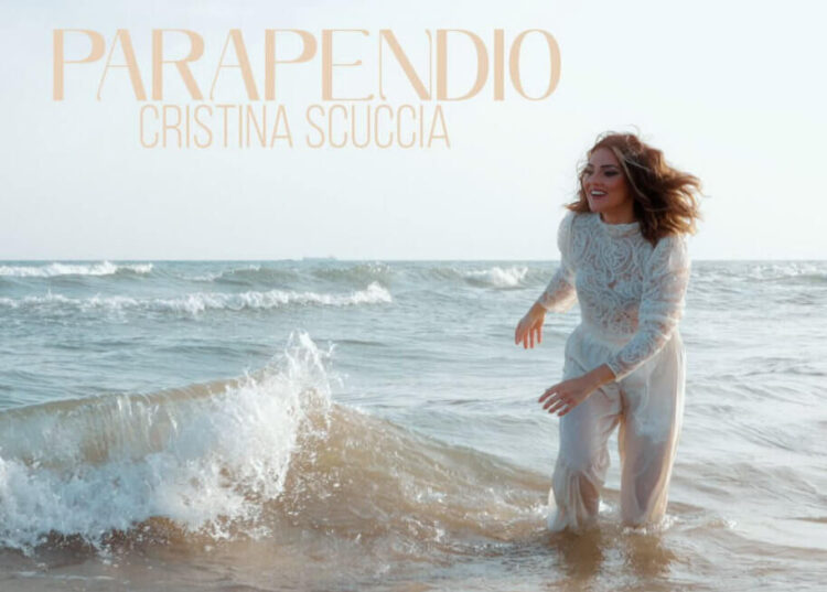 Cristina Scuccia da oggi in radio il nuovo brano Parapendio