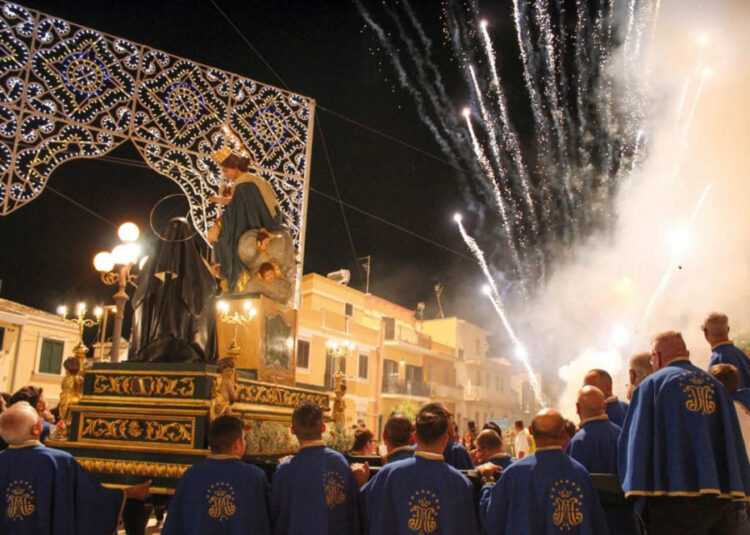 La marcia della vita a Pozzallo per la Madonna del Rosario